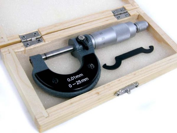 Auto instrumenti un iekārtas - Micrometer 0.01 mm